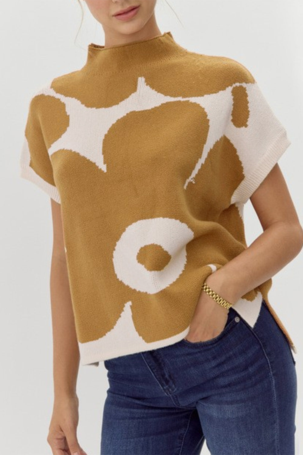 Camel Big Flower Pattern Short Sleeve Sweater – Bold & Chic