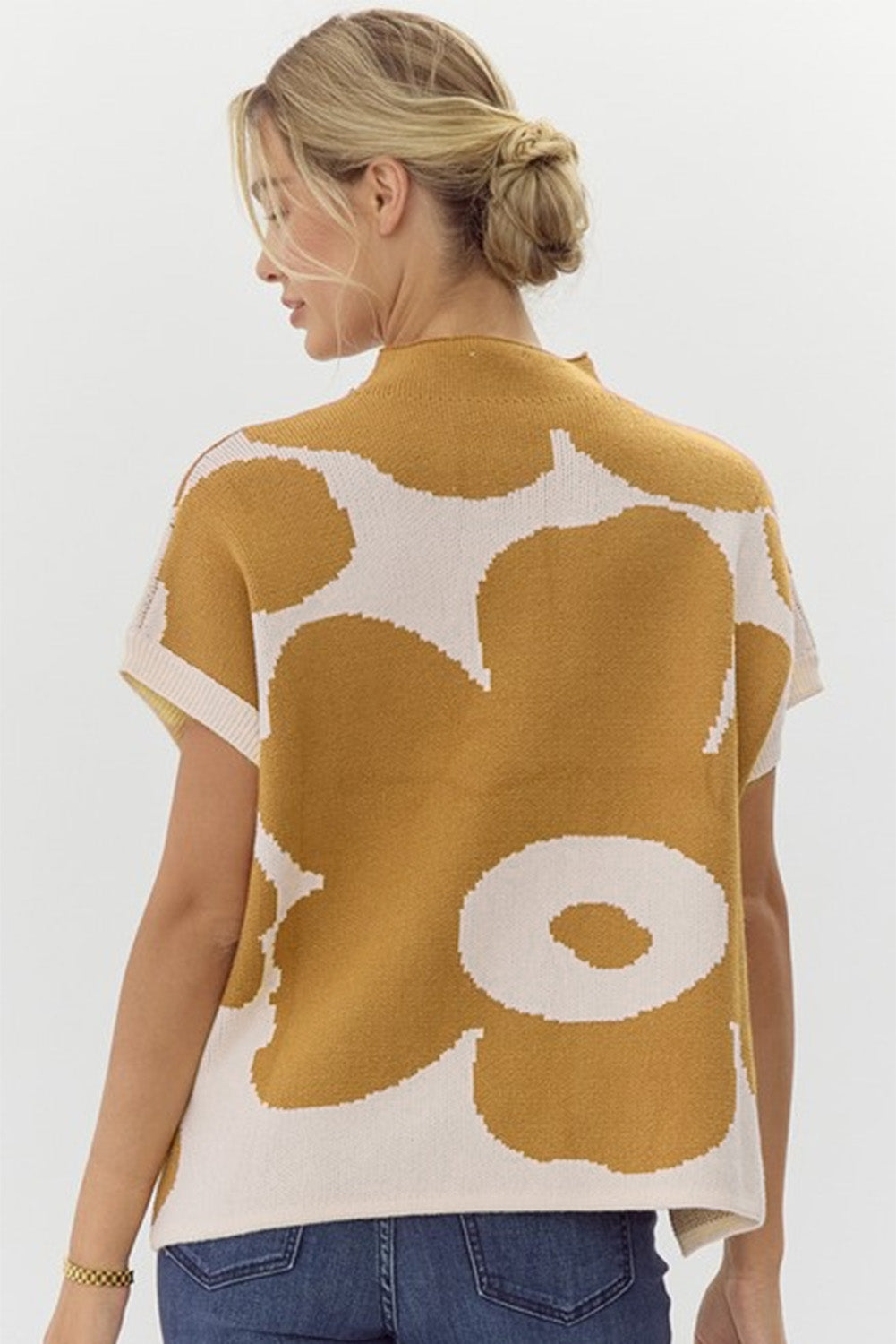 Camel Big Flower Pattern Short Sleeve Sweater – Bold & Chic