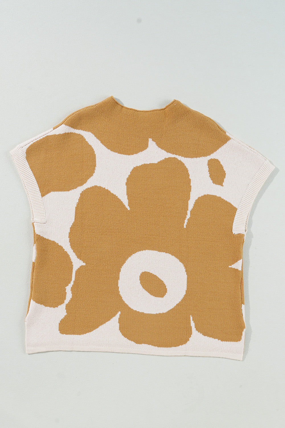 Camel Big Flower Pattern Short Sleeve Sweater – Bold & Chic