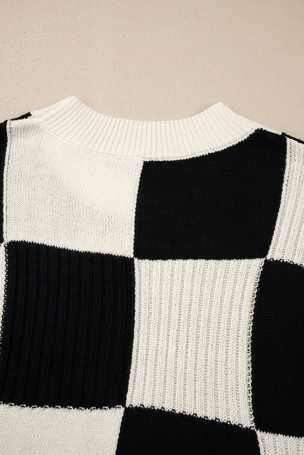 Black Checkered Color Block Sweater Tee – A Trendy Twist on Casual Chic