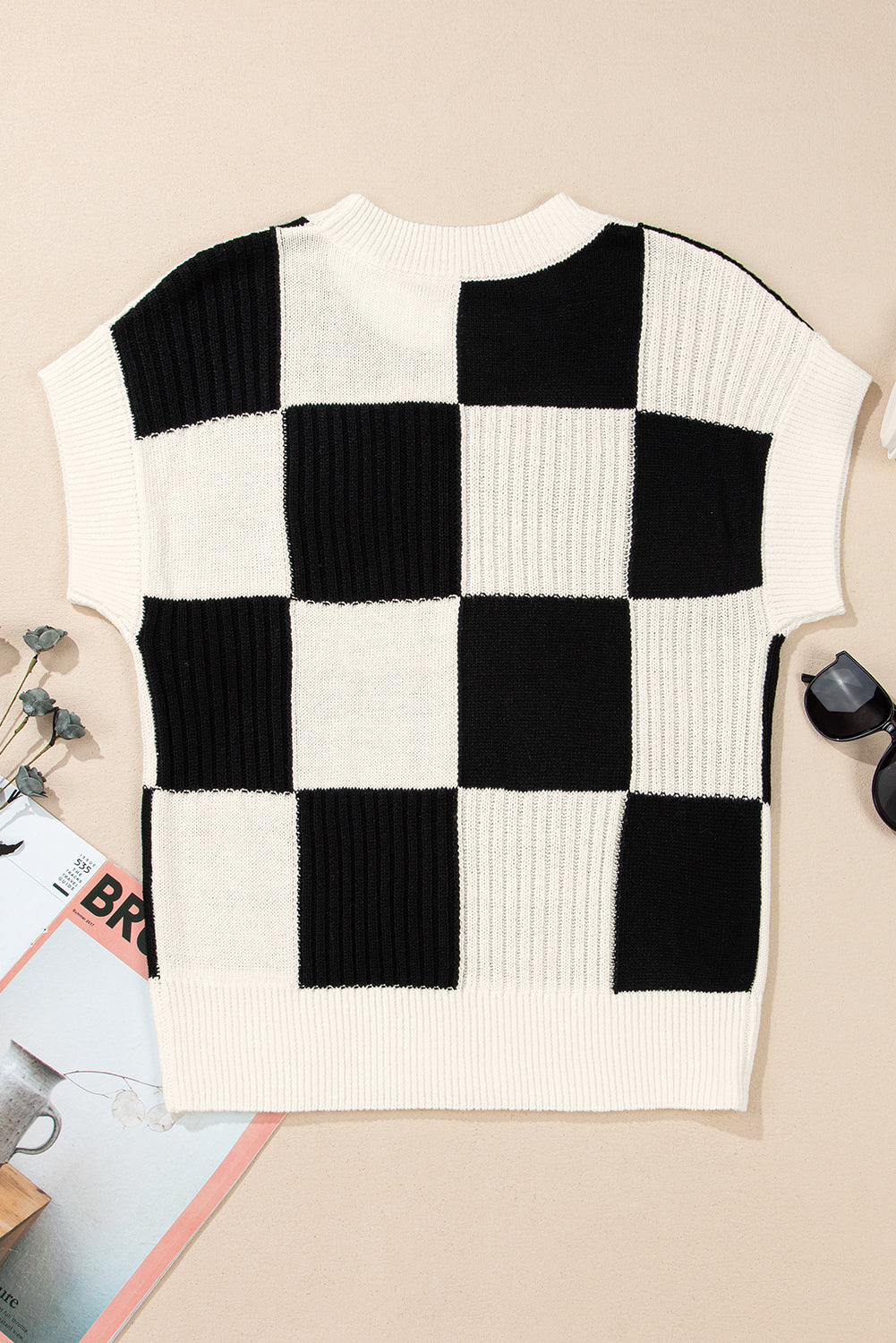 Black Checkered Color Block Sweater Tee – A Trendy Twist on Casual Chic