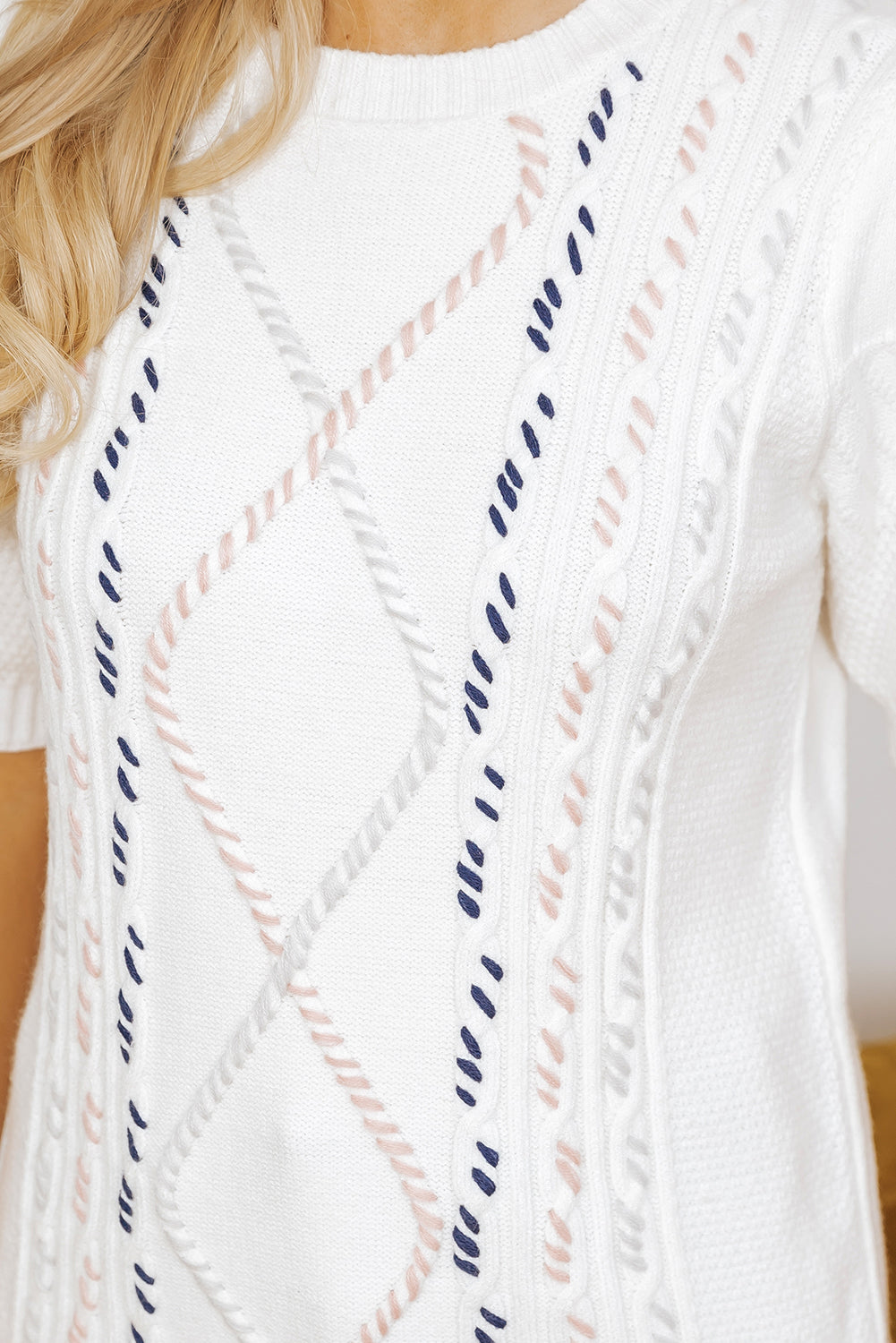 White Multicolor Stitch Short Sleeve Sweater – Cozy and Stylish